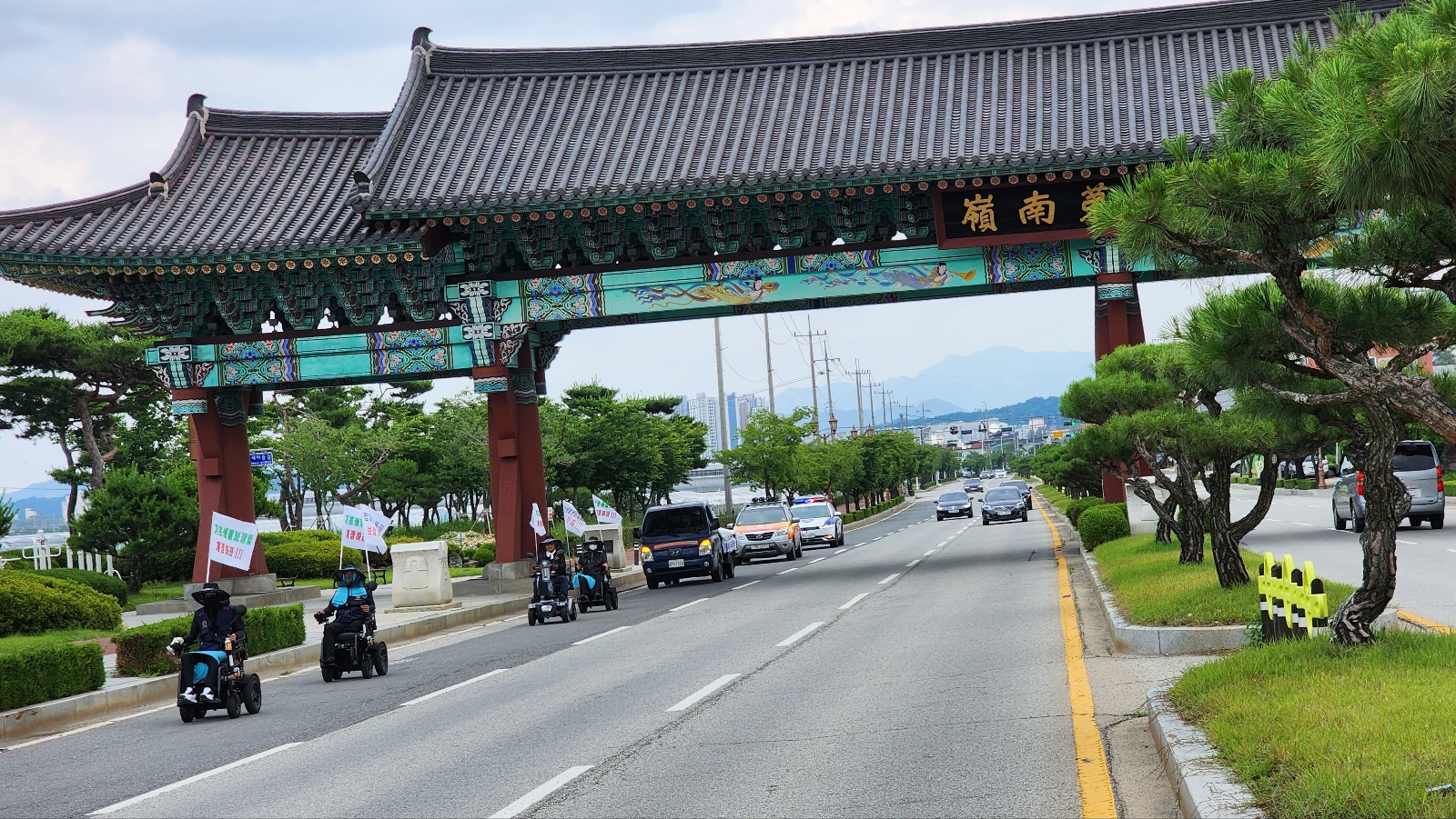 기초생활보장법 개정촉구 전동휠체어 국토종단 관련 사진 14