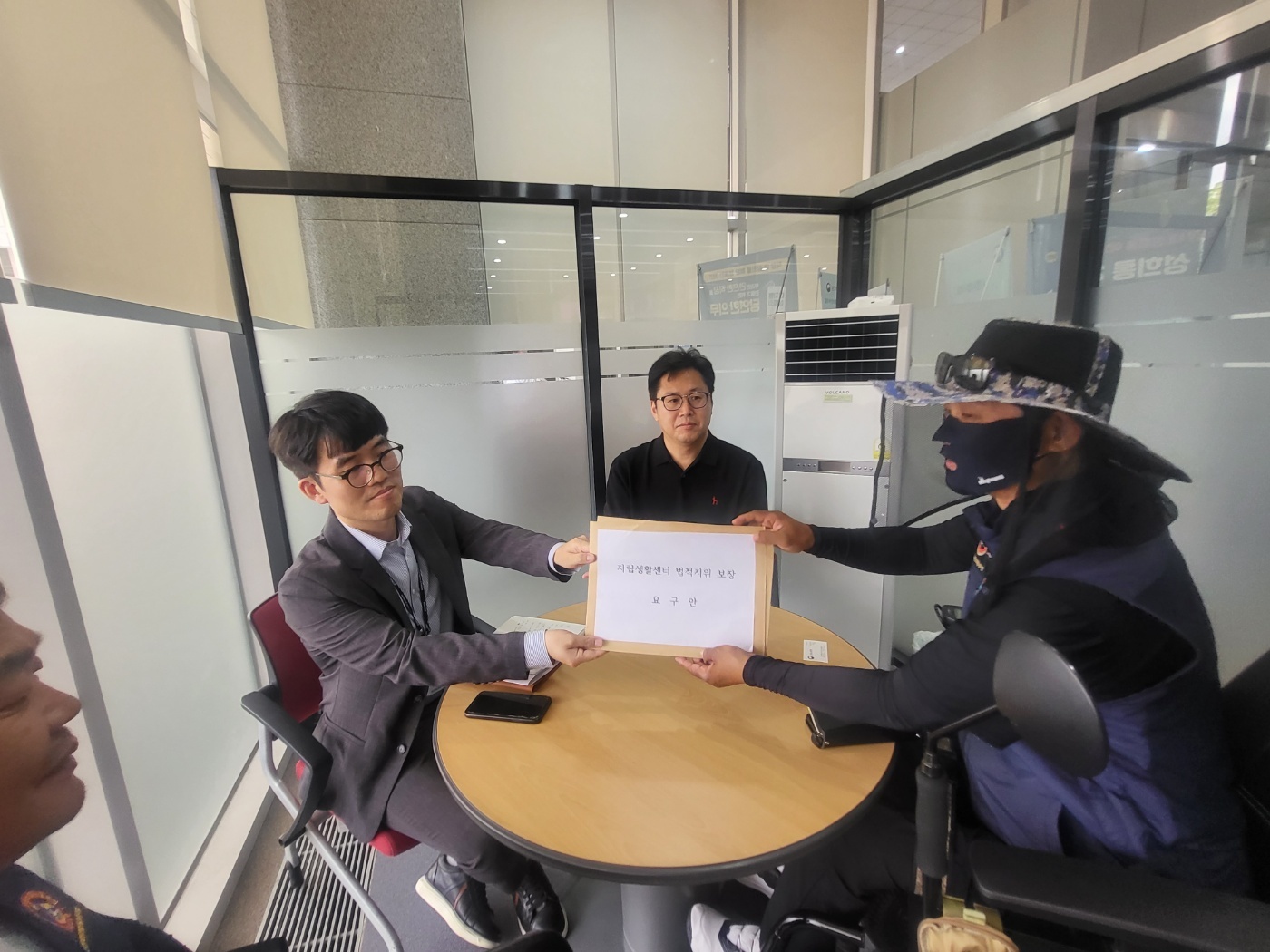 기초생활보장법 개정촉구 전동휠체어 국토종단 관련 사진 23